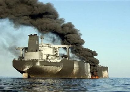 الحوثيون يعلنون استهداف سفينتين في البحر الأحمر والمحيط الهندي