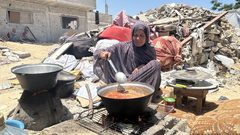 بالصور| العائدون إلى خان يونس المدمرة يكابدون قسوة الخيام والركام