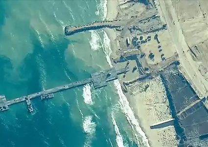 واشنطن توقف "مؤقتا" توصيل المساعدات لغزة عبر الرصيف العائم