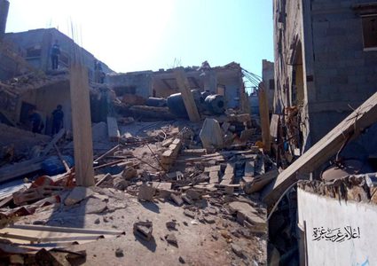 ركام منزل عائلة هنية في مخيم الشاطئ غرب غزة الذي دمره الاحتلال فوق ساكنيه