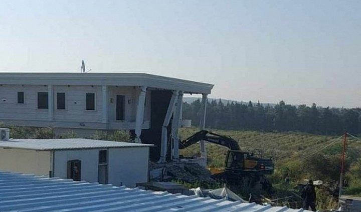 السلطات الإسرائيلية تهدم منزلا قيد الإنشاء في كفر قرع داخل أراضي 48