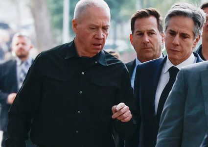 نشطاء يلاحقون يوآف غالانت في واشنطن احتجاجا على جرائم جيشه في قطاع غزة