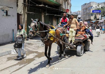 حركة نزوح كبيرة يشهدها حي الشجاعية جراء اجتياح جيش الاحتلال للمنطقة شرق غزة