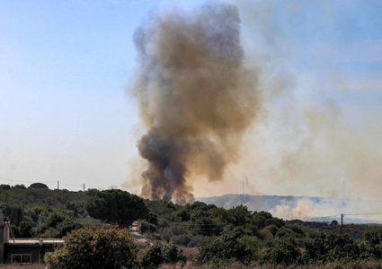 إصابة 4 إسرائيليين بسبب الحرائق التي اندلعت بعد قصف من لبنان