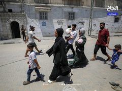 حركة نزوح كبيرة يشهدها حي الشجاعية جراء اجتياح جيش الاحتلال للمنطقة شرق غزة