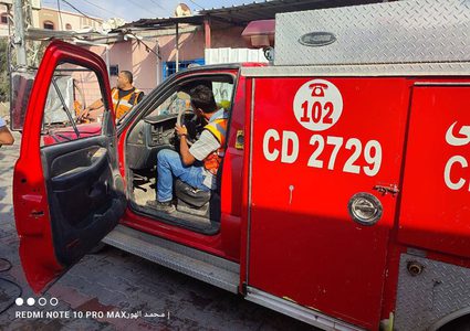 استشهاد 3 مسعفين خلال قصف الاحتلال لمقر الدفاع المدني في القطاع