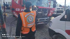 استشهاد 3 مسعفين خلال قصف الاحتلال لمقر الدفاع المدني في القطاع