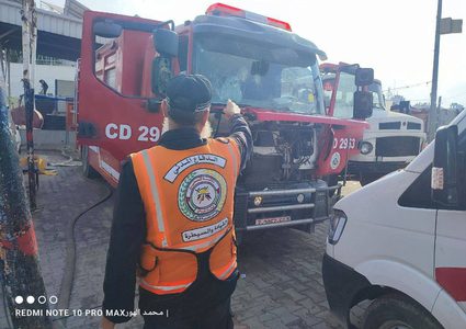 استشهاد 3 مسعفين خلال قصف الاحتلال لمقر الدفاع المدني في القطاع