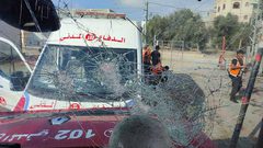 استشهاد 3 مسعفين خلال قصف الاحتلال لمقر الدفاع المدني في القطاع