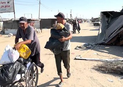 إخلاء مقر الهلال في مواصي خان يونس نتيجة القصف المباشر