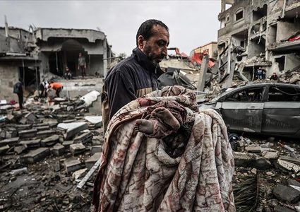 أربعة شهداء بينهم طفلان وعدة إصابات في غارة للاحتلال على مدينة غزة