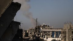 جانب من غارات الاحتلال على مناطق مختلفة من غزة، صباح اليوم.