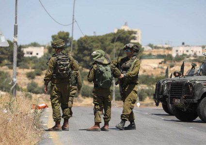 قوات الاحتلال تعتقل 16 مواطنا من الضفة الغربية