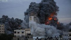 5 شهداء في قصف للاحتلال على شارع الجلاء غرب غزة