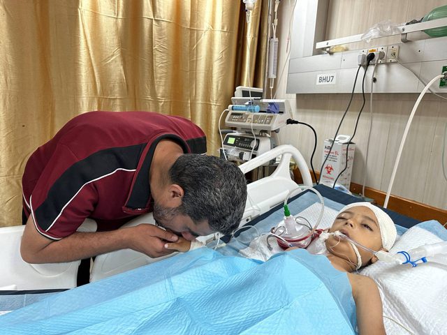 "صحة غزة "تناشد لإدخال وقود عاجل لمنع توقف محطات الأكسجين في المستشفيات
