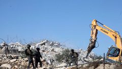 سلطات الاحتلال تهدم منزلا قيد الإنشاء في أم الفحم بالداخل المحتل