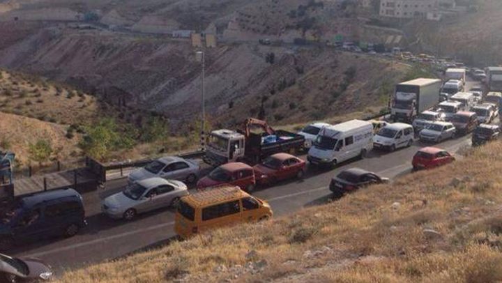 الاحتلال يتسبب بأزمة خانقة على حاجز "الكونتينر" شمال شرق بيت لحم