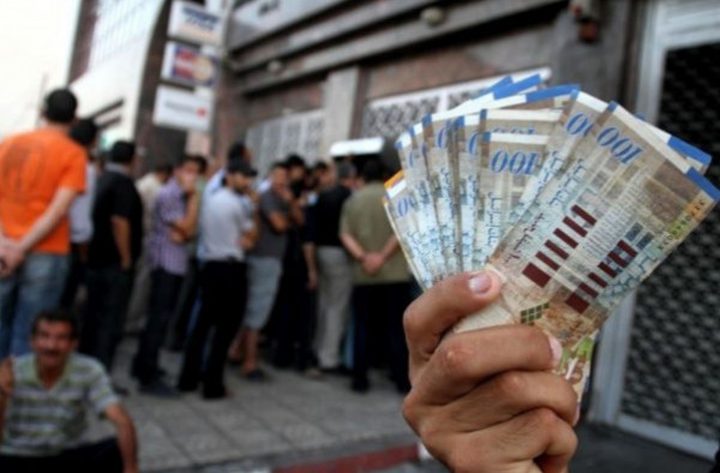 المالية تنفي صرف 25% من رواتب الموظفين