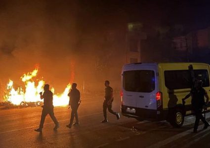 تركيا: توقيف 474 شخصاً بعد أعمال عنف طالت مصالح سوريين