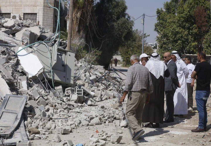 آثار الدمار الذي خلفه الاحتلال بمنزل عائلة النجوم في قرية العوجا