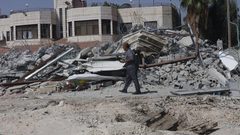 آثار الدمار الذي خلفه الاحتلال بمنزل عائلة النجوم في قرية العوجا