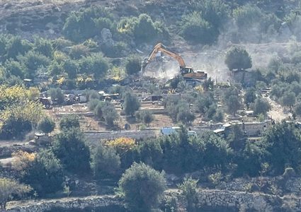 الاحتلال يهدم غرفة زراعية ويجرف حقول زيتون شرق بيت لحم