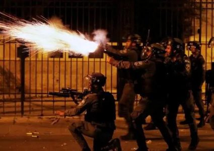 إصابات بالاختناق خلال اقتحام الاحتلال بيتا جنوب نابلس