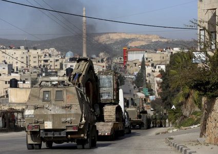 قوات الاحتلال تغلق مداخل بلدة الزاوية غرب سلفيت