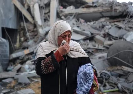 3 شهداء في قصف طيران الاحتلال منزلا في مدينة غزة