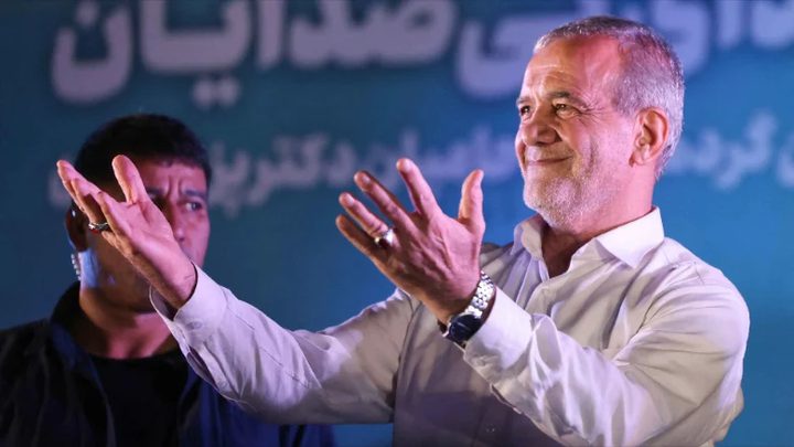 بأول تصريح له.. بزشكيان يؤكد أنه "سيمد يد الصداقة للجميع"