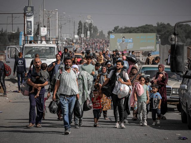 شهداء وجرحى وتهجير آلاف العائلات من شرق غزة