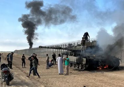 غانتس: أي مواطن من غزة عبر الحدود في 7 أكتوبر حكم عليه بالإعدام