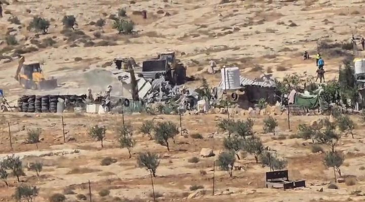 الاحتلال يهدم منزلين ويجرف دفيئات زراعية شمال طولكرم