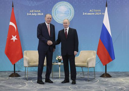 روسيا تؤيد اقتراح تركيا إنشاء منصة سلام لإنهاء الأزمة في أوكرانيا