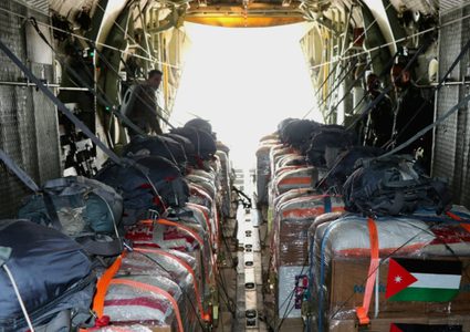 القوات المسلحة الأردنية تنفذ 3 إنزالات جوية لمساعدات على جنوب قطاع غزة