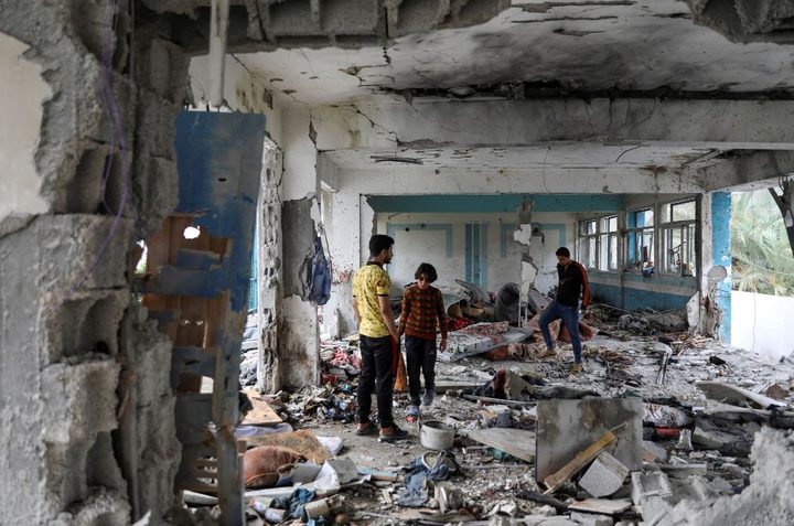 اصابات جراء قصف الاحتلال مدرسة للنازحين في النصيرات