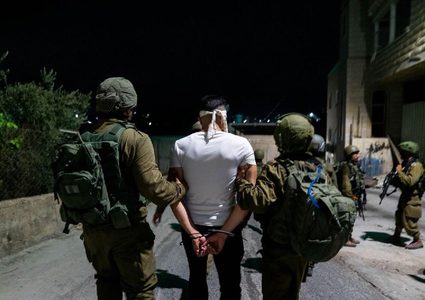 الاحتلال يعتقل مواطنا من يطا جنوب الخليل