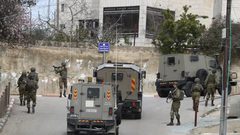 الاحتلال يحاصر طولكرم ويقتحم مدنا وبلدات بالضفة