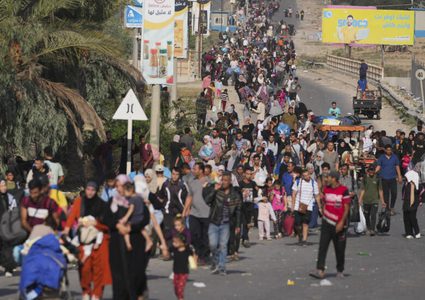 تقرير: اسرائيل تشن حرب ترهيب وتهجير قسري بحق أهالي غزة وسط موجة نزوح ضخمة