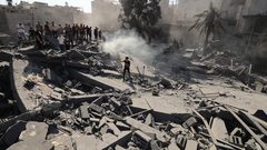 6 شهداء في قصف الاحتلال لوسط قطاع غزة وخان يونس