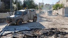 الاحتلال يداهم عدة منازل في بيت أمر شمال الخليل