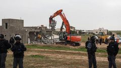 الاحتلال يردم بئرا جوفيا شرق طوباس