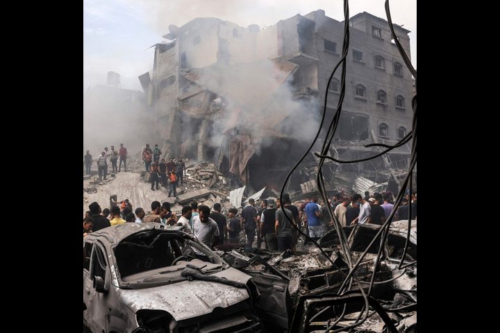 278 يوم للحرب على قطاع غزة: قصف متواصل ومجازر بالوسطى وخانيونس وشهداء بالعشرات