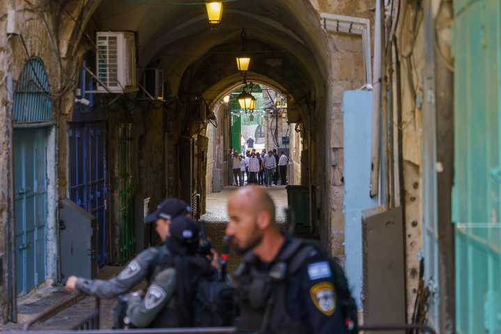 اقتحام المحلات التجارية في مدينة القدس