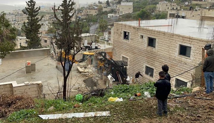 الاحتلال يهدم منزلا قيد الإنشاء في قرية أم طوبا جنوب القدس