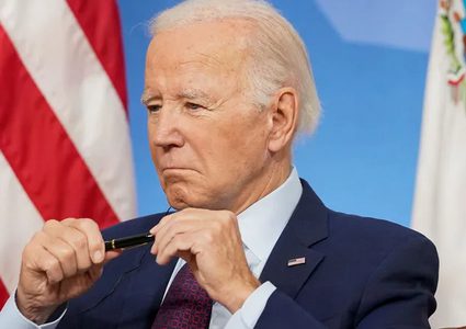 مسؤول في حملة بايدن: لا أحد منا يرى طريقا لفوز بايدن