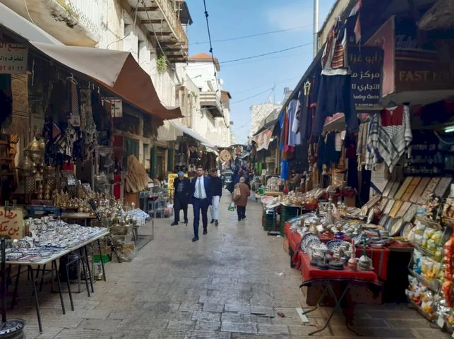 الاحتلال يمنع دخول قائمة من المواد الخام إلى السوق الفلسطينية تزيد على 100 مادة