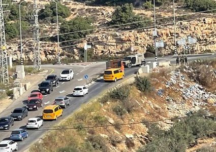 قوات الاحتلال تغلق حاجز عطارة العسكري شمال رام الله