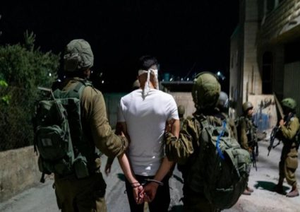 الاحتلال يعتقل ثلاثة مواطنين من مدينة أريحا