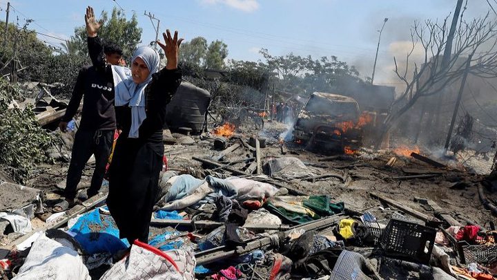 40 شهيدا و100 جريح في مجزرتين بالنصيرات ومواصي خانيونس